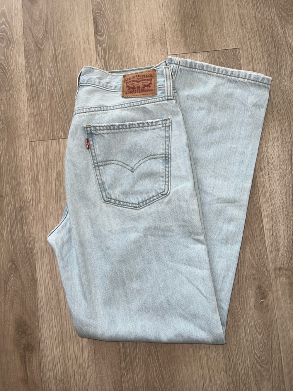 Levi's Light Blue Women’s Straight Jeans with Knee Rips